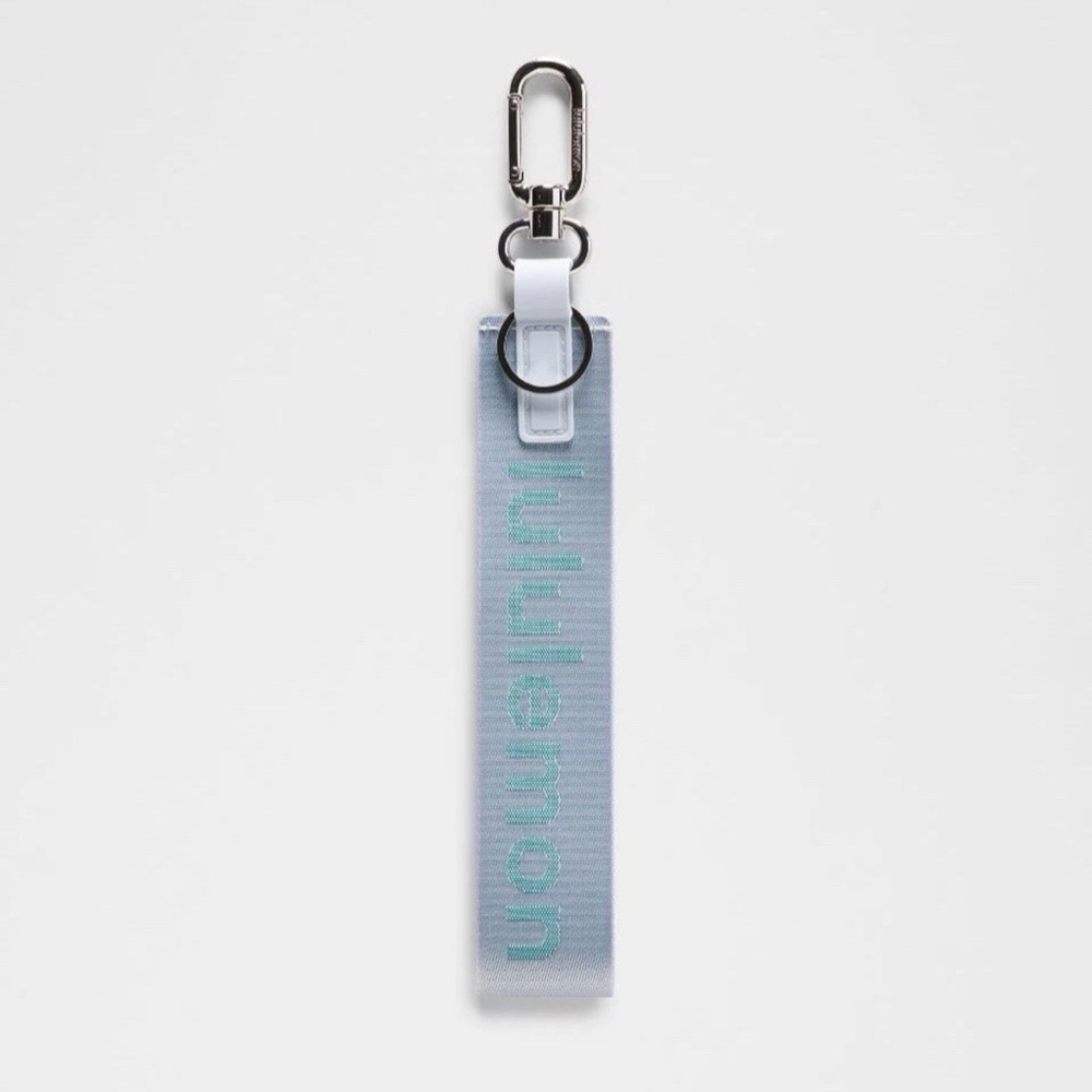 Lululemon | never lost keychain | starch blue/ sonic teal